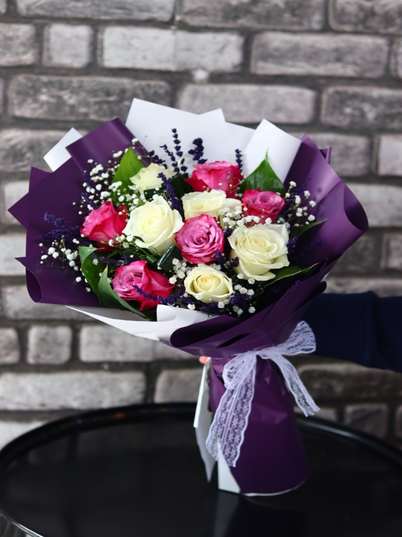Mor/Beyaz Gül Buketi