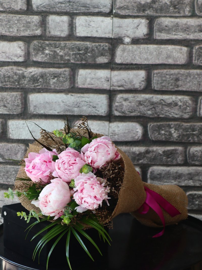 Pembe Şakayık Buketi